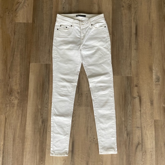 White Levi’s jeans - Picture 2 of 2